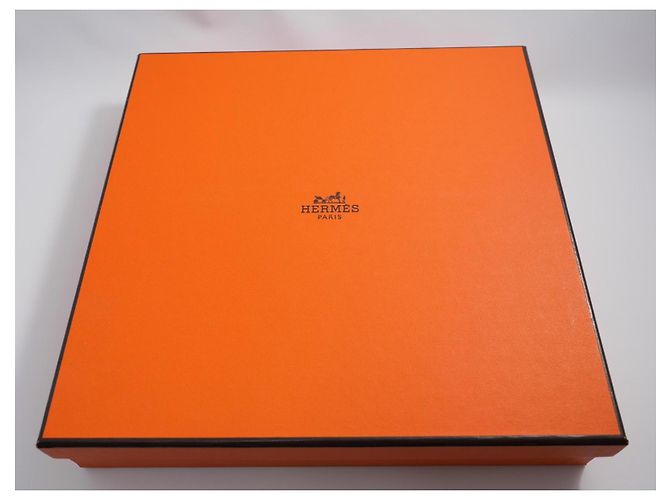 Hermès Piatto Piano Toucan in Porcellana 25 cm Bianco Rosso Blu Verde Arancione - vista 11