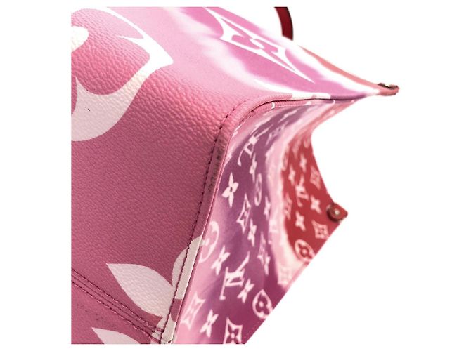 Borsa Louis Vuitton LV Escale OnTheGo GM Rosso - vista 2