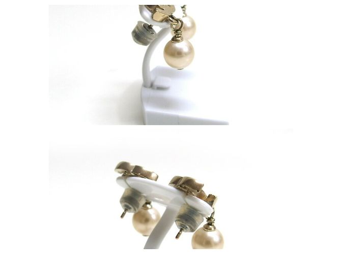 Orecchini Chanel Coco Mark Swing in perle sintetiche Bianco D'oro - vista 3