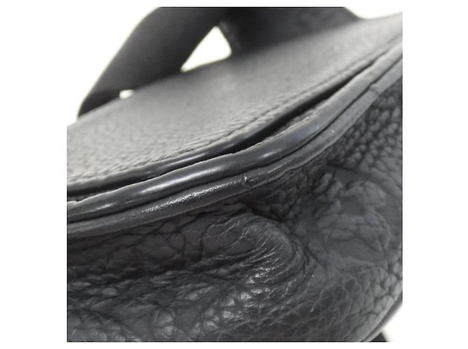 Borsa a tracolla Louis Vuitton Taurillon Monogram S-Lock Nero Monogramma - vista 3