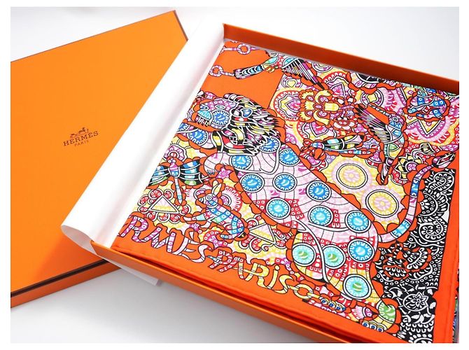 Hermès Carré La Légende de la Forêt 90cm Seta Arancione - vista 12