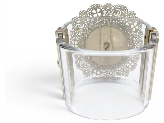 BRACCIALETTO CHANEL MANCHETTE A85987 DEFILE 2015 PLEXIGLASS E Pizzo METALLO LOGO CC Argento - vista 4