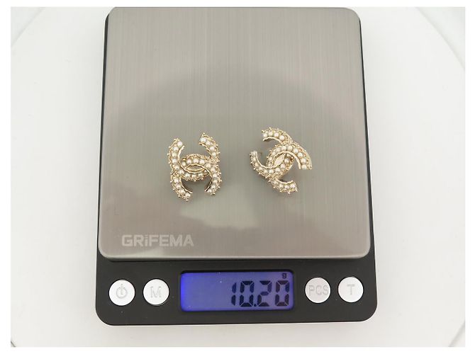 NUOVI ORECCHINI CHANEL LOGO CC & PERLE A64766 NEW GOLDEN EARRINGS D'oro - vista 8