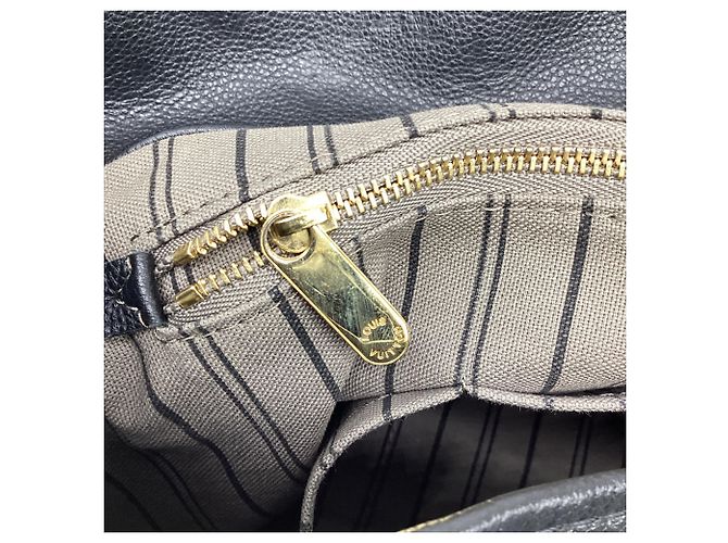 Louis Vuitton Monogram Empreinte Artsy MM in pelle nera Nero - vista 15