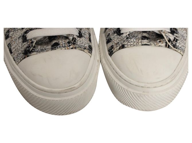 Sneakers Goldie di Stuart Weitzman in tweed multicolore - vista 9
