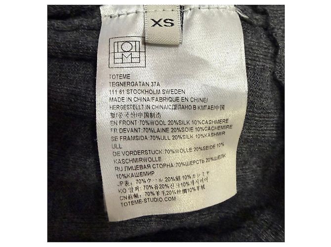 Totême V-Ausschnitt Rippstrickpullover aus grauer Wolle - Ansicht 5