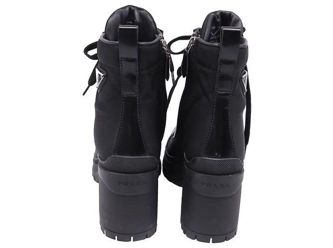 Stivaletti con lacci Prada Re-Nylon Metal Triangle in pelle nera Nero - vista 5