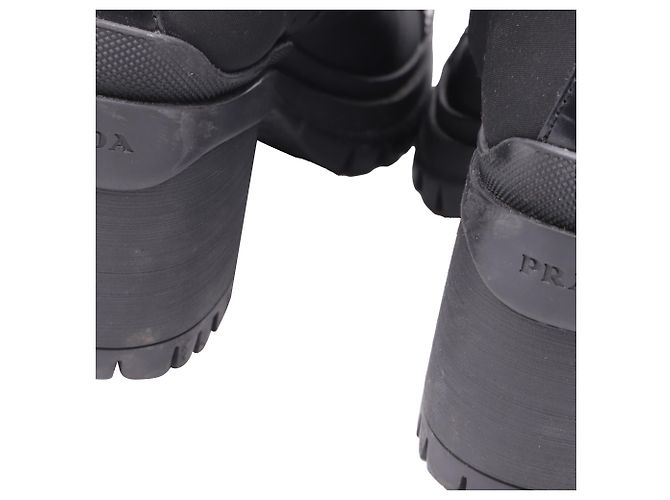 Stivaletti con lacci Prada Re-Nylon Metal Triangle in pelle nera Nero - vista 6