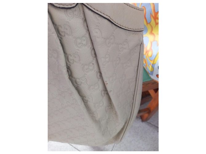Borsa a mano Gucci in pelle beige monogramma GG - vista 11