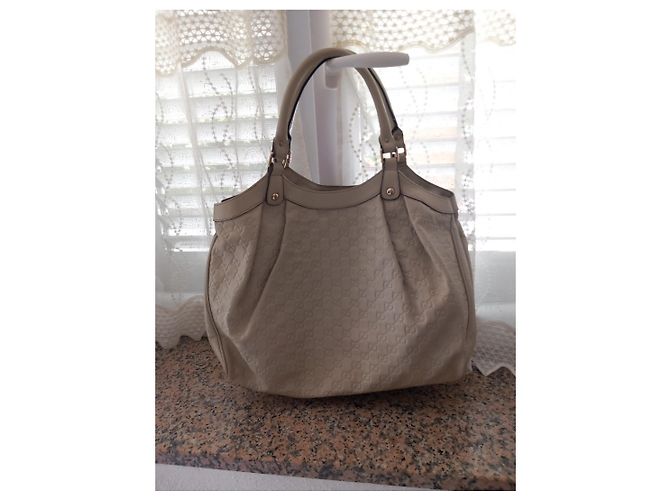 Borsa a mano Gucci in pelle beige monogramma GG - vista 4