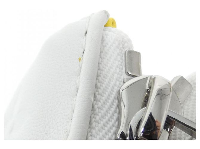 Borsa a Spalla Louis Vuitton Monogram Couchon PM Bianco Monogramma - vista 3