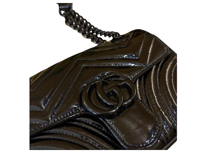 Gucci GG Marmont Flap Matelassé Patent Mini Nero - vista 2