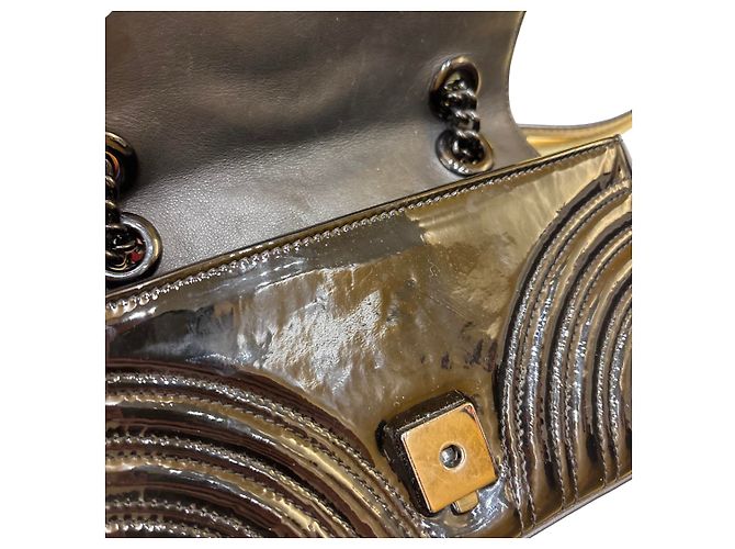 Gucci GG Marmont Flap Matelassé Patent Mini Nero - vista 3