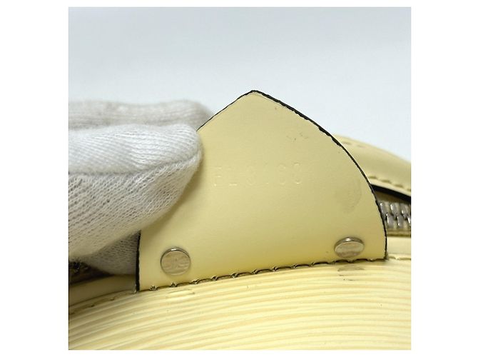 Borsa Vanity Louis Vuitton Cannes Beige - vista 16