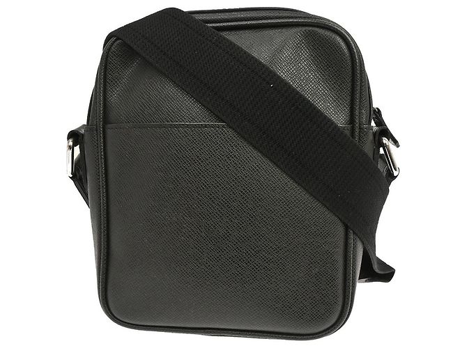 Louis Vuitton Dimitri Messenger Taiga Leather Small Nero - vista 2