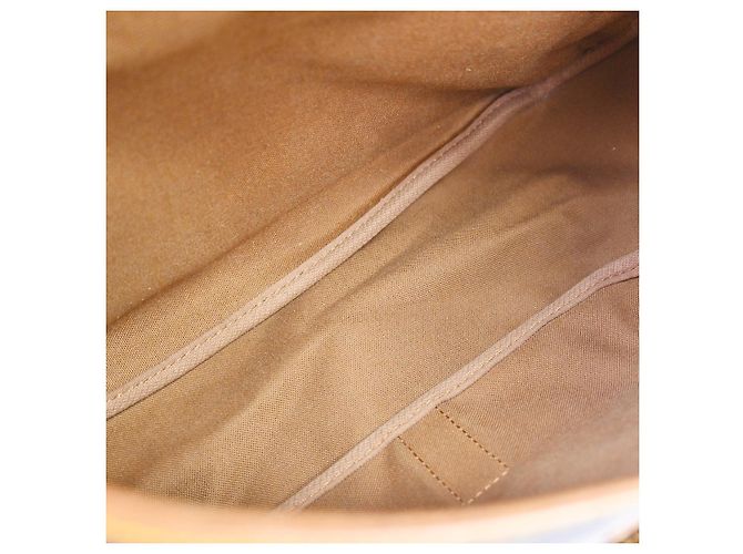 Louis Vuitton Saumur Monogram Canvas 35 Marrone - vista 3