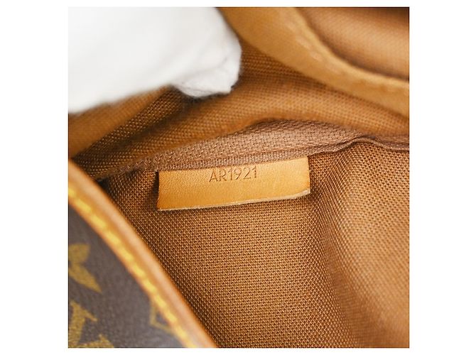Louis Vuitton Saumur Monogram Canvas 35 Marrone - vista 5