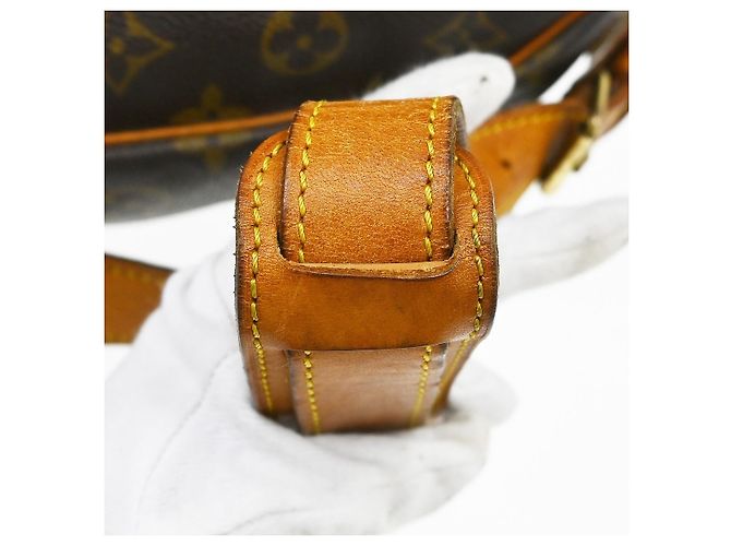 Louis Vuitton Saumur Monogram Canvas 35 Marrone - vista 6