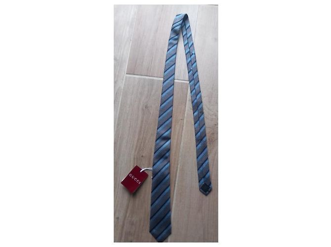 Cravatta in seta Gucci a righe blu e grigie Grigio - vista 2