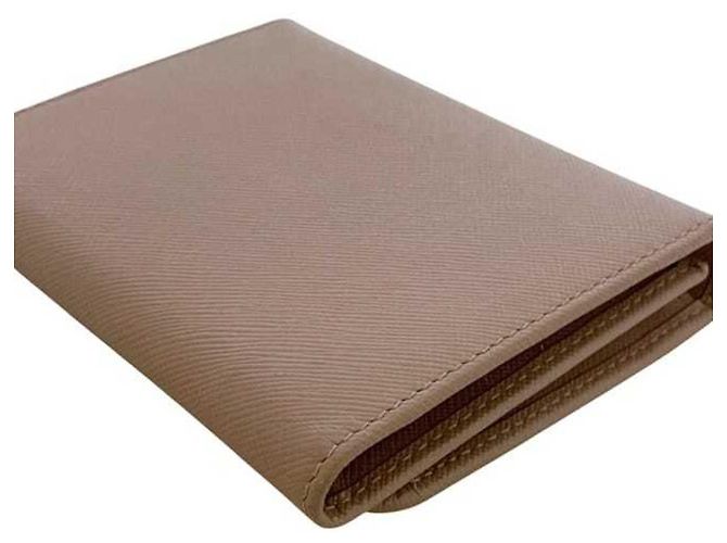 Prada Tri-fold Wallet aus beigefarbenem Saffiano-Leder - Ansicht 10