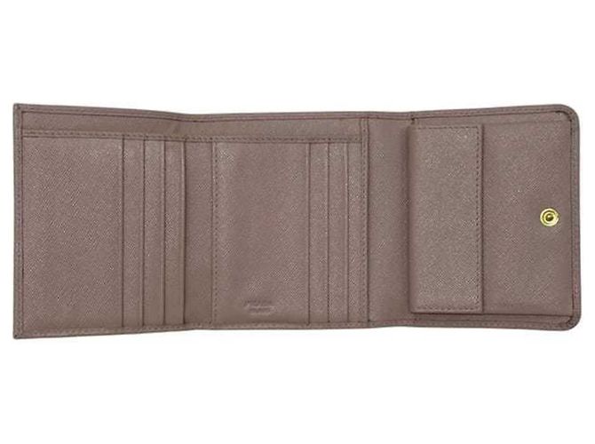 Prada Tri-fold Wallet aus beigefarbenem Saffiano-Leder - Ansicht 3