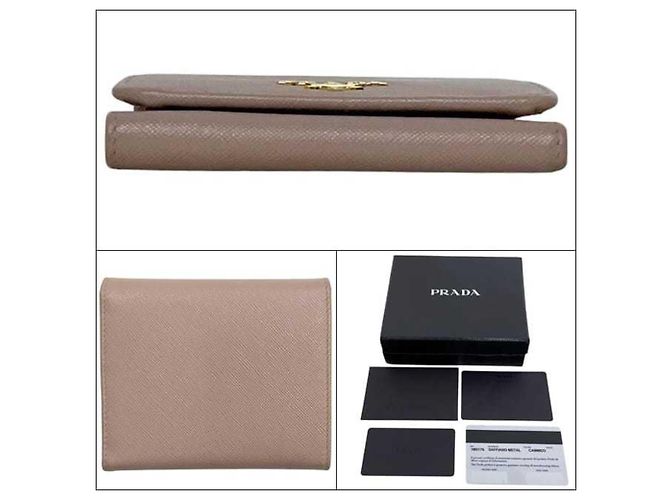 Prada Tri-fold Wallet aus beigefarbenem Saffiano-Leder - Ansicht 4