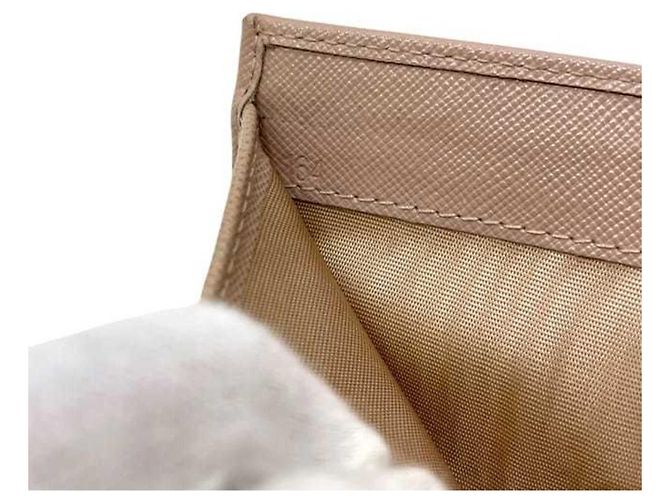 Prada Tri-fold Wallet aus beigefarbenem Saffiano-Leder - Ansicht 7