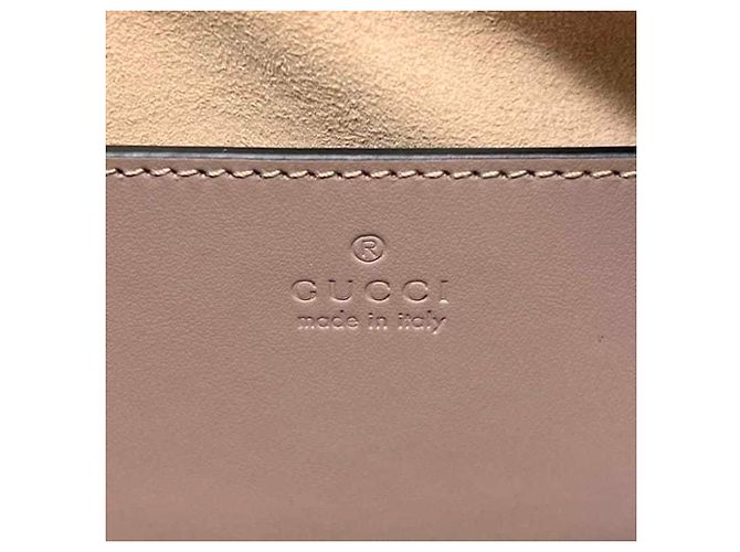 Borsa a tracolla con catena in pelle beige Gucci GG Marmont - vista 5