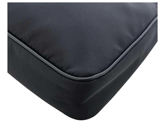 Borsa a tracolla in nylon nero Prada - vista 9