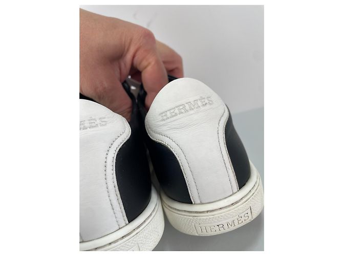Hermès Sneakers in pelle nera con dettaglio H bianco Nero - vista 6