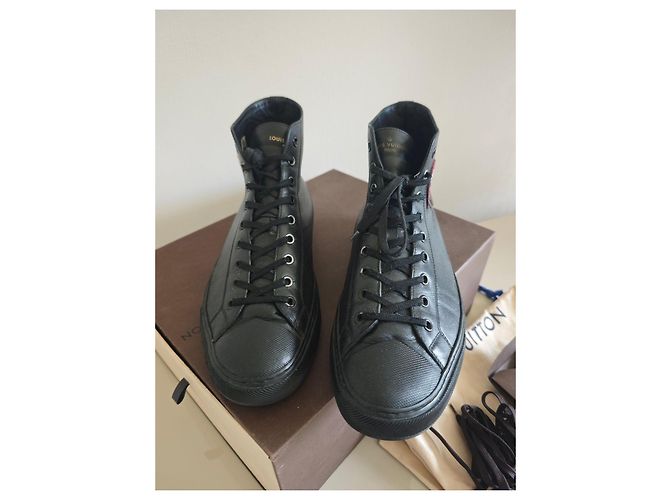 Louis Vuitton Sneakers Alte in Pelle Nera con Patch Nero - vista 4