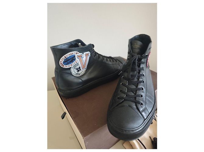Louis Vuitton Sneakers Alte in Pelle Nera con Patch Nero - vista 5