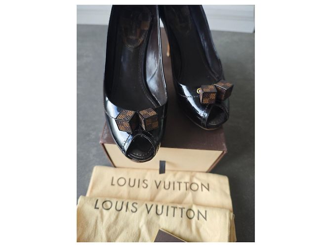 Louis Vuitton Lackleder Pumps Schwarz - Ansicht 2