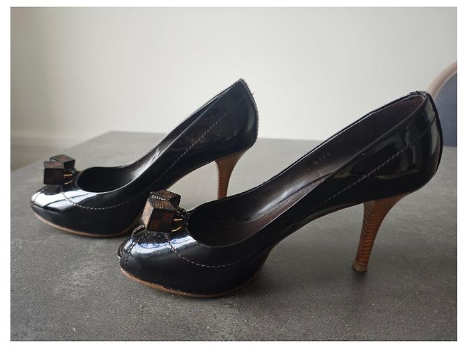 Louis Vuitton Lackleder Pumps Schwarz - Ansicht 4