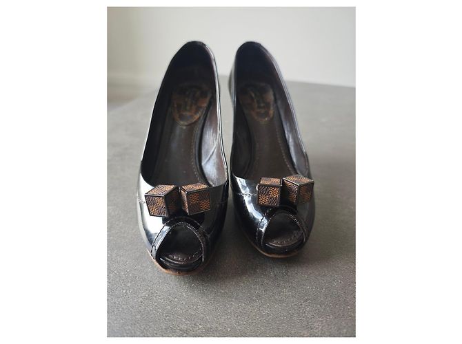 Louis Vuitton Lackleder Pumps Schwarz - Ansicht 8