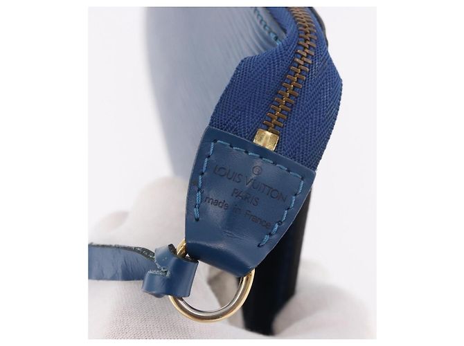 LOUIS VUITTON Epi Pochette Accessoires Pochette Blu M52985 LV Auth 187669 - vista 17