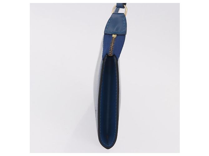 LOUIS VUITTON Epi Pochette Accessoires Pochette Blu M52985 LV Auth 187669 - vista 3
