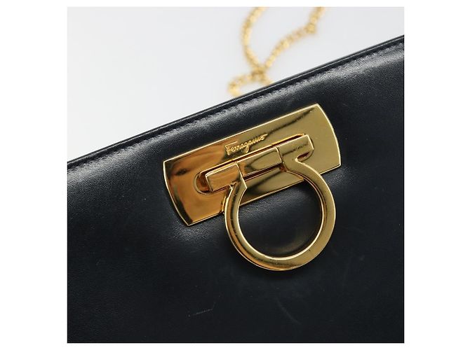 Borsa a tracolla Salvatore Ferragamo Gancini in catena di pelle blu navy e oro Auth ka4772 D'oro - vista 18