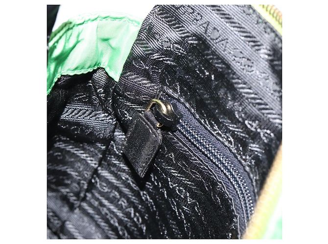 Borsa a Spalla con Catena PRADA Nylon Verde Oro Auth 186013A D'oro - vista 23