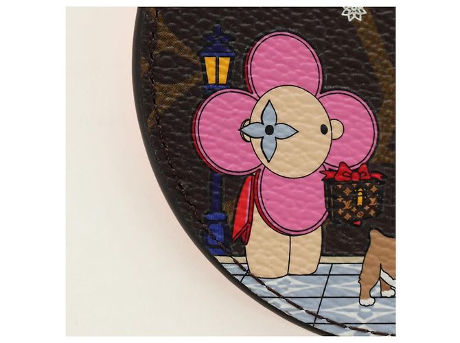 LOUIS VUITTON Vivienne Porte Cre Illustre Christmas Charm M00501 LV Auth 185935M Monogramma - vista 2