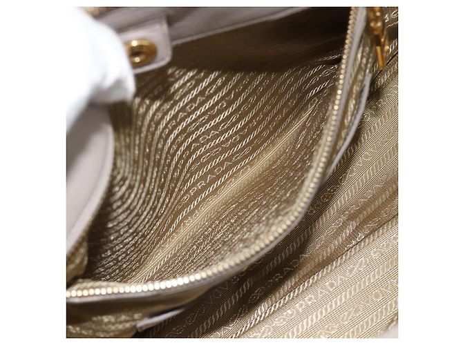 PRADA Galleria Handtasche aus Leder 2way Grau Gold Auth 186121V - Ansicht 26