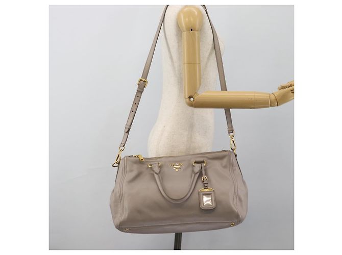PRADA Galleria Handtasche aus Leder 2way Grau Gold Auth 186121V - Ansicht 31