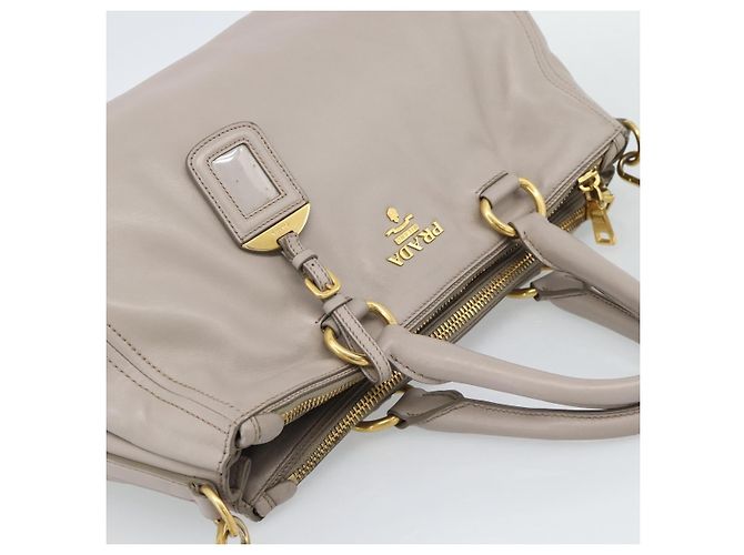 PRADA Galleria Handtasche aus Leder 2way Grau Gold Auth 186121V - Ansicht 6
