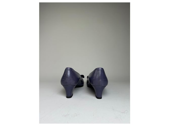 Chloé Décolleté Vintage Chloe in pelle con fiocco Viola scuro Blu navy EU36.5 - vista 4