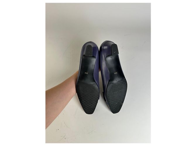 Chloé Décolleté Vintage Chloe in pelle con fiocco Viola scuro Blu navy EU36.5 - vista 9