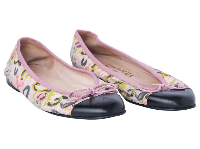 Ballerine Chanel con punta bicolore in tela multicolore e pelle verniciata - vista 2