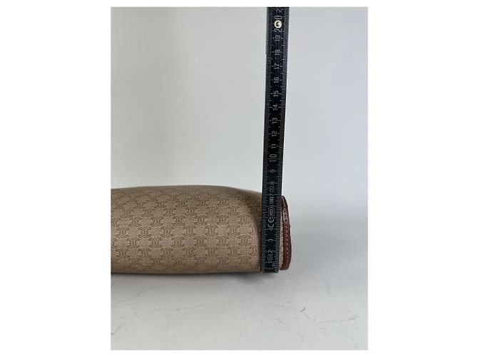 Edge Céline Clutch Vintage Celine Macadam Canvas Beige Marrone - vista 13
