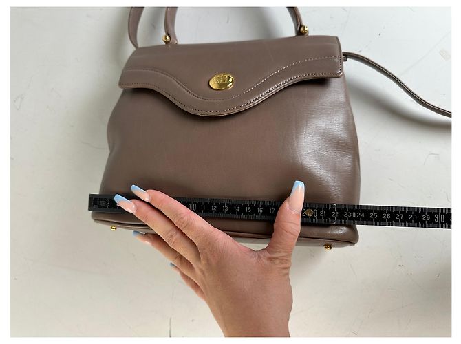 Vintage Givenchy strukturierte Lederhandtasche Braun Goldverschluss - Ansicht 12