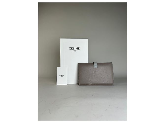 Edge Céline Vintage Celine Textured Leather Wallet Grey Silver - view 2