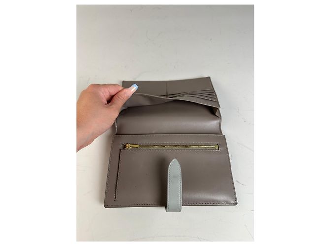 Edge Céline Vintage Celine Textured Leather Wallet Grey Silver - view 5